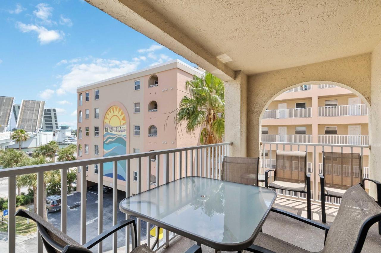 301 Beach Place Condos Сейнт Пийт Бийч Екстериор снимка